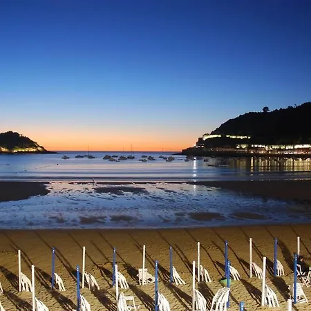 Bella Vista Luxury Apartment. Bay Views. Parking * San Sebastián